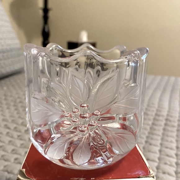 Mikasa poinsettia votive candle holder - Picture 2 of 4